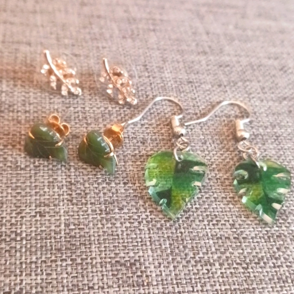 Set of 3 Pairs of Leaf Earrings Monstera and Other - Pre-loved